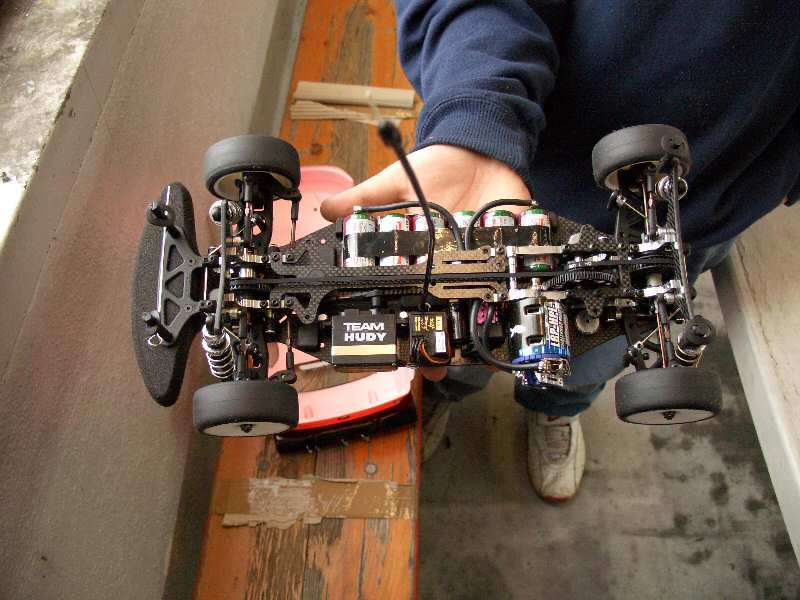 Bild: 09 Ohne Training und ohne Vorbereitungszeit faehrt er mit diesem Fahrzeug einen neuen Streckenrekord